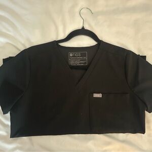 Black Figs Catarina One Pocket Petite Top